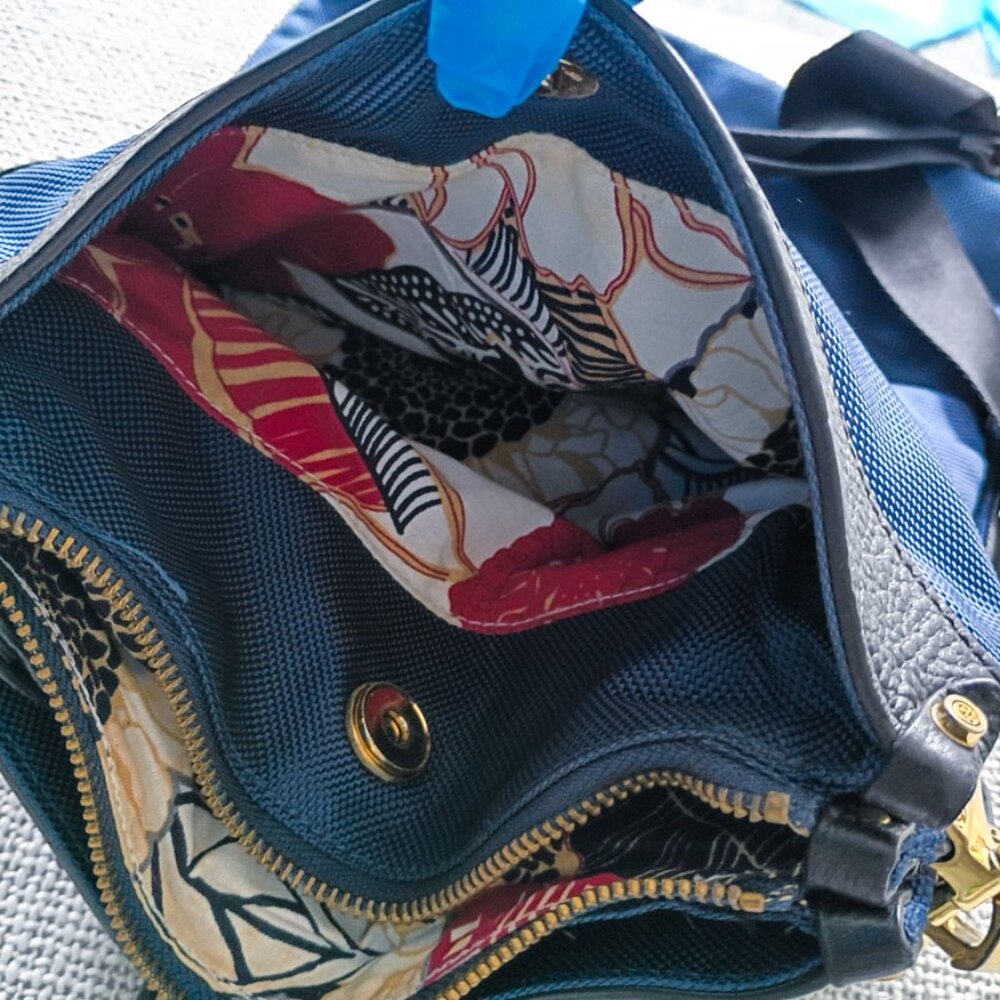 JPK Paris 75 Navy Blue Crossbody Bag with Gold Hardware Pockets & Floral Lining - Picture 9 of 9